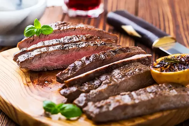 grilēts steiks bez ogļhidrātiem