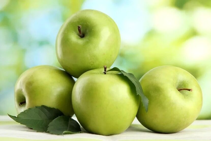 zaļie āboli ar zemu ogļhidrātu diētu